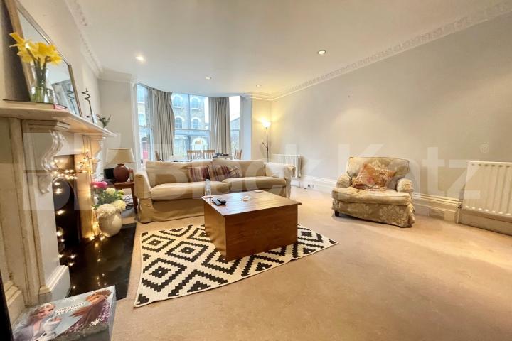 Period charm & contemporary living & boasts over 880 Sq.Ft of living space Victoria Rise , Clapham Common